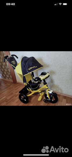 Трехколесный велосипед с ручкой Lamborghini
