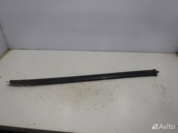 Молдинг лобового стекла Cadillac SRX