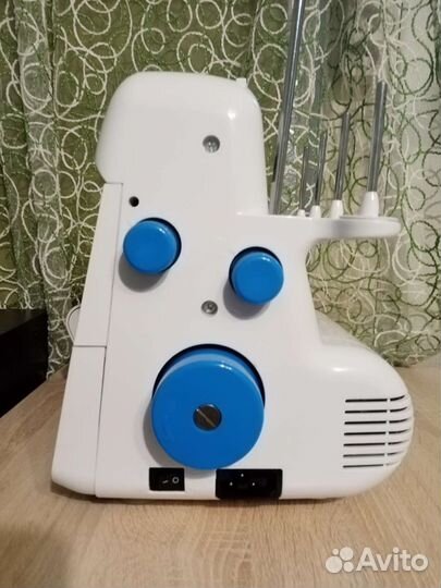 Оверлок Comfort 550