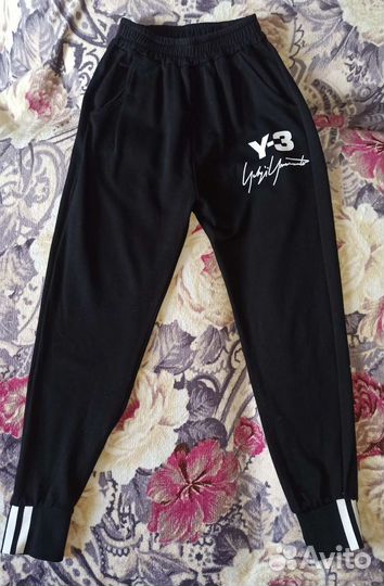 Спортивный костюм женский новый 40-42 размер