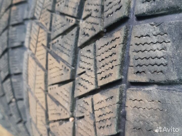 Bridgestone Blizzak DM-V1 245/60 R18 105R