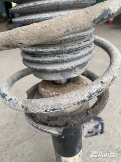 Амортизатор передний BMW E81/87/82/88