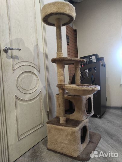 Домик с когтеточкой для котят