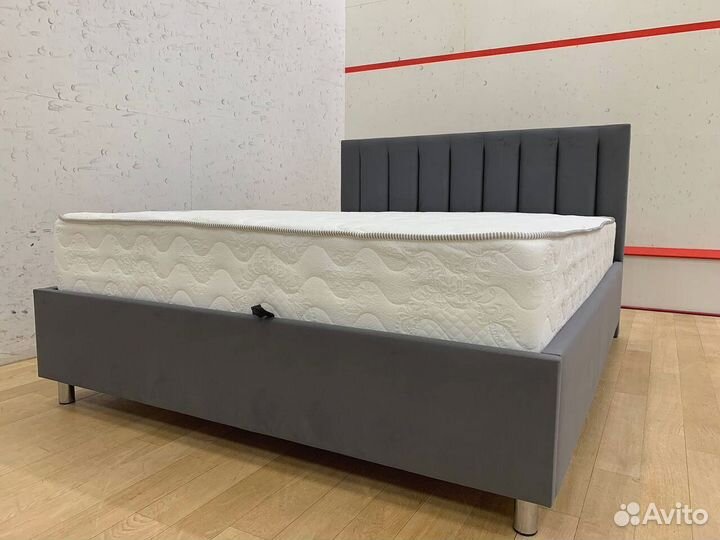 Кровать с подъемным механизмом