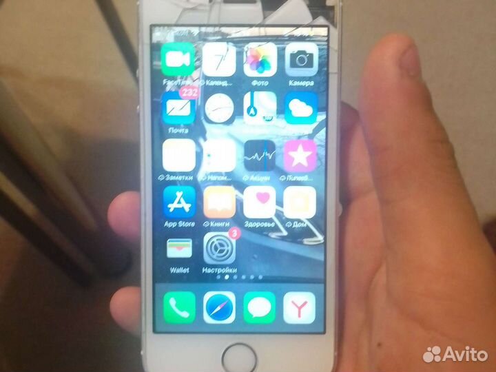 Телефон iPhone 5s