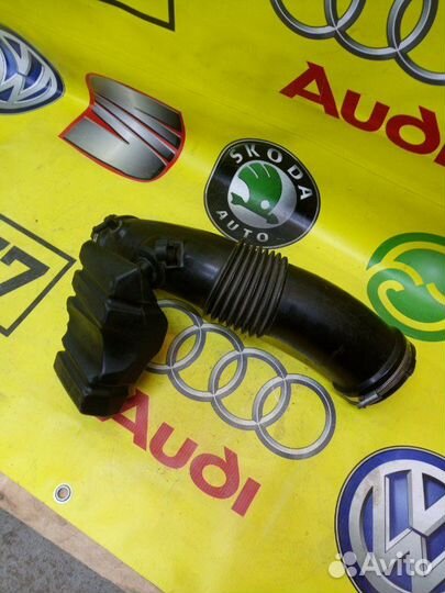 Патрубок воздушного фильтра передний Audi A5 купе