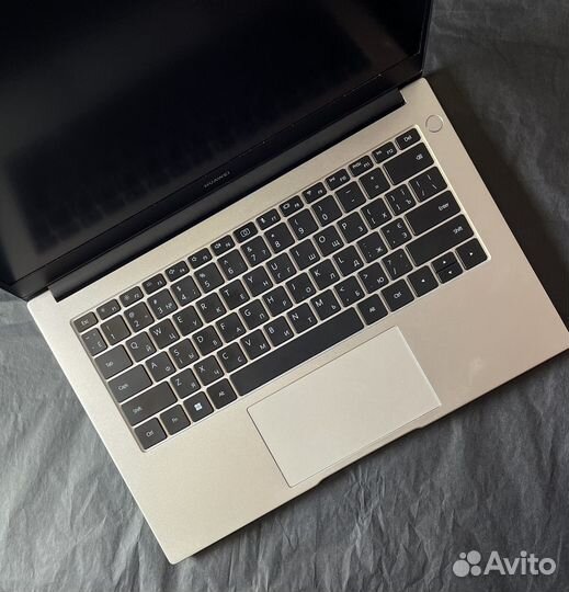 Huawei matebook d14