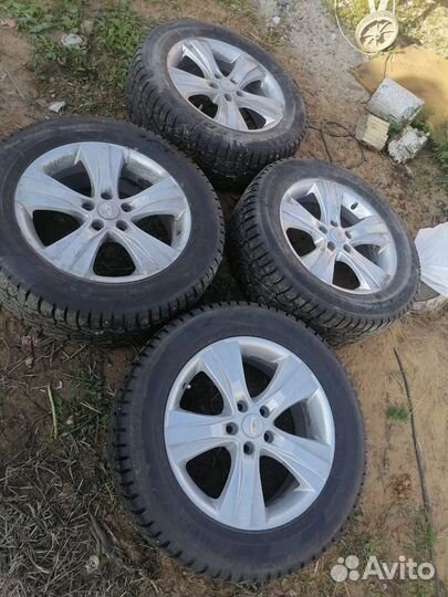 Pirelli Carrier 235/60 R18