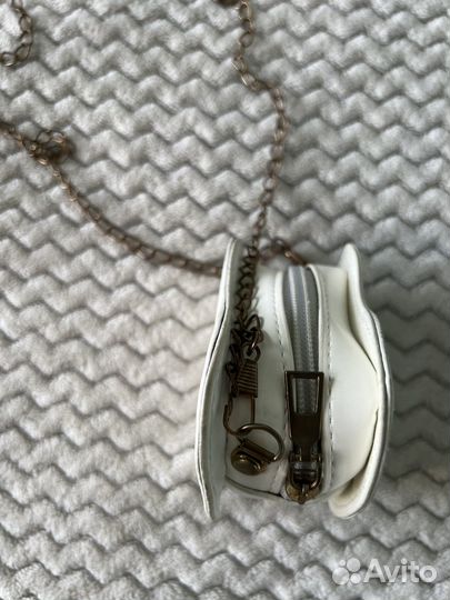 Белая сумочка сердечко