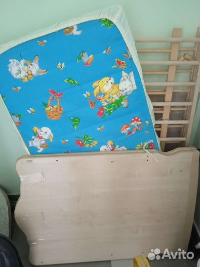 Детская кроватка