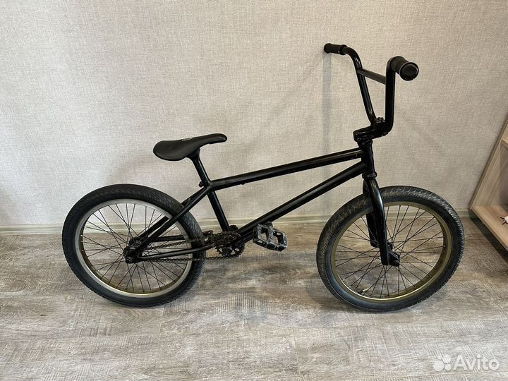 Трюковой велосипед BMX