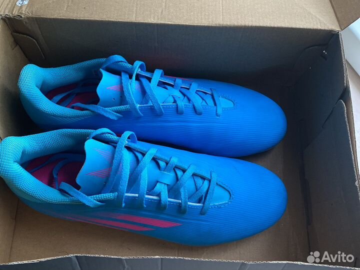 Футбольные бутсы