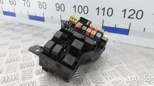 Блок предохранителей volvo V40 VW (BBE07M101)