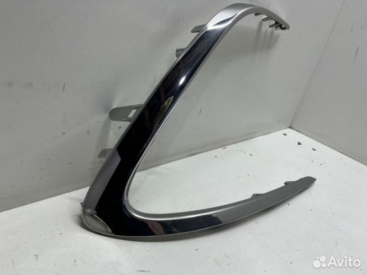 Молдинг бампера передний правый Toyota Camry V75