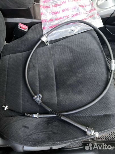 Трос стояночного тормоза на Hyundai Elantra