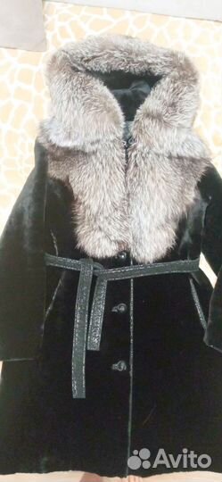 Шуба из мутона с чернобуркой с капюшоном