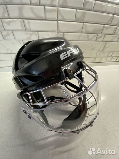 Шлем хоккейный с маской-визором