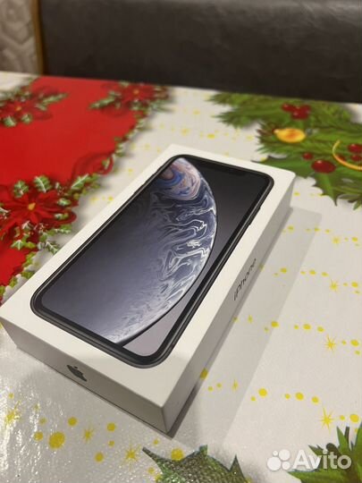 Телефон iPhone XR