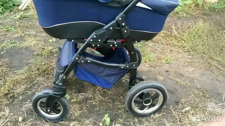 Продам детскую коляску 3 в 1
