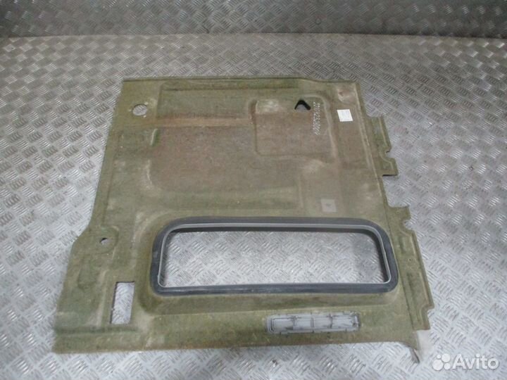 Обшивка боковой стенки кабины правая MAN 816257160