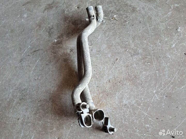 Патрубок печки на Mercedes W210