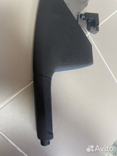 Рычаг стояночного тормоза Skoda Rapid 2