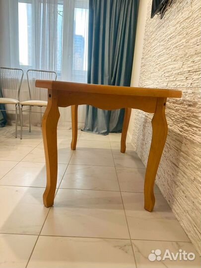 Стол кухонный