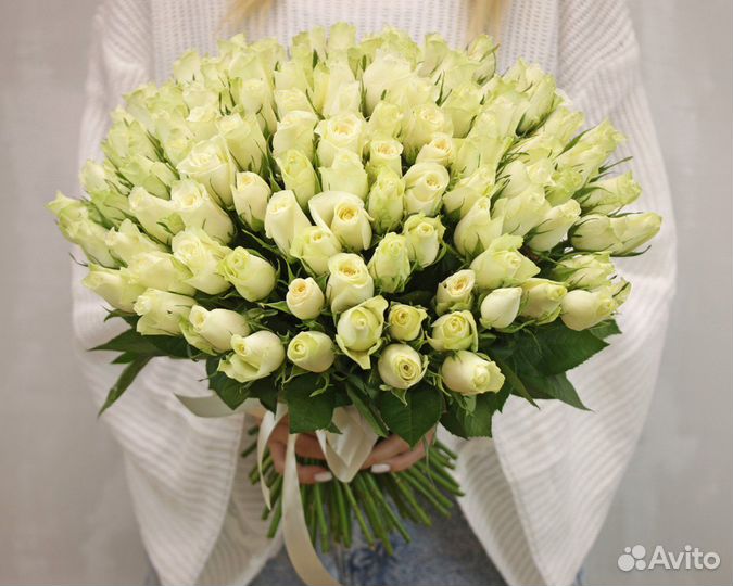 Букет из 101 белой розы 35-40 см (Кения)