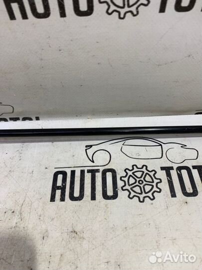 Упор капота Kia Sportage SL G4KD 2011