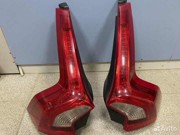 Volvo v60 фонарь правый и левый 31395929 31395928