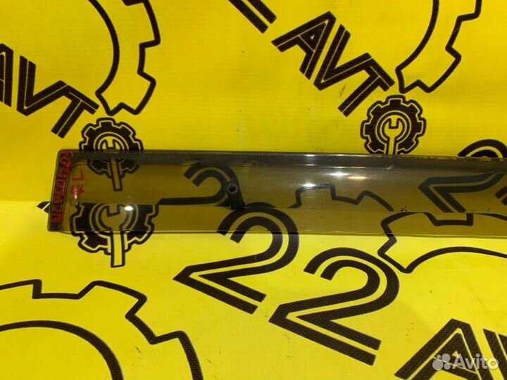 Ветровик задний левый Toyota Ist NCP60 2NZ-FE