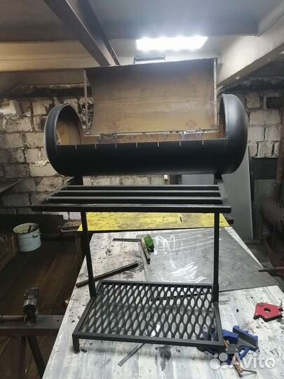 Мангал с крышкой