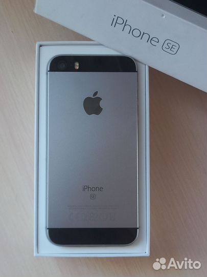 iPhone SE, 32 ГБ