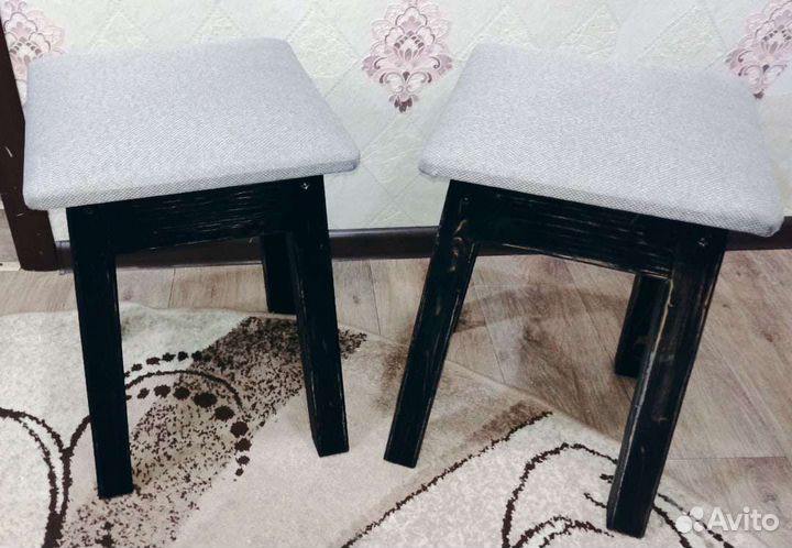 Табуретки деревянные