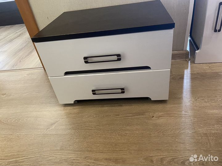 Тумба прикроватная