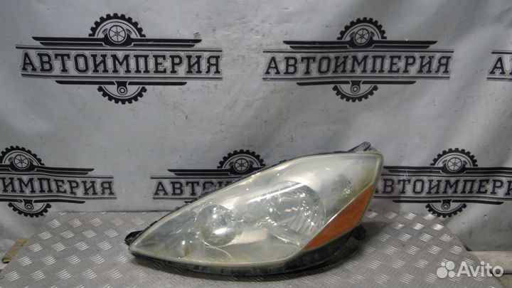 Фара левая Toyota Sienna 2 2007 3.5