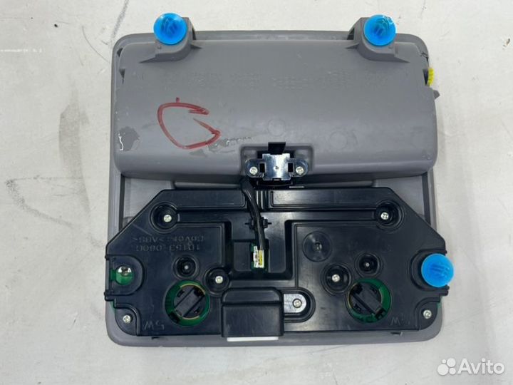 Плафон освещения салона передний Toyota Camry