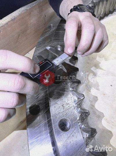 Опорно-поворотный круг R300LC-9 81N8-00023BG