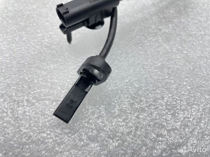 Датчик ABS задний правый Land Rover Range Rover