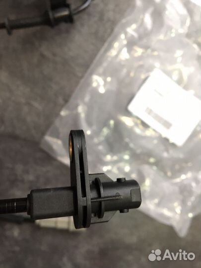 95670-M0000 Hyundai-Kia Датчик ABS передний левый