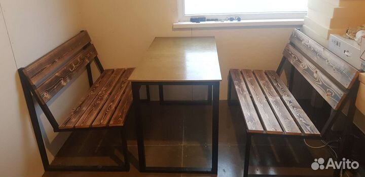 Стол и лавки