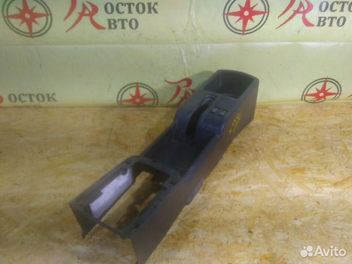 Подлокотник