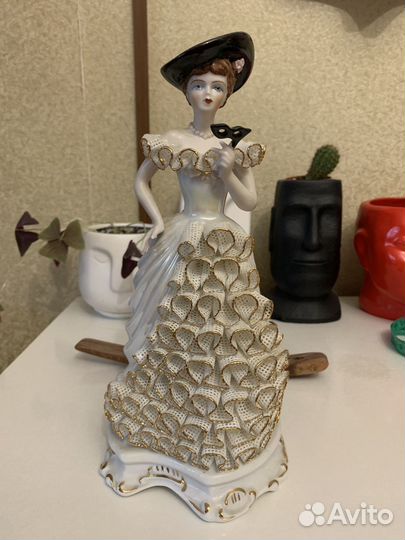 Продам фарфоровые статуэтки Винтаж