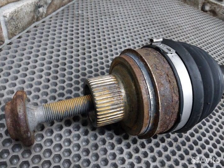 Привод левый передний Porsche Macan