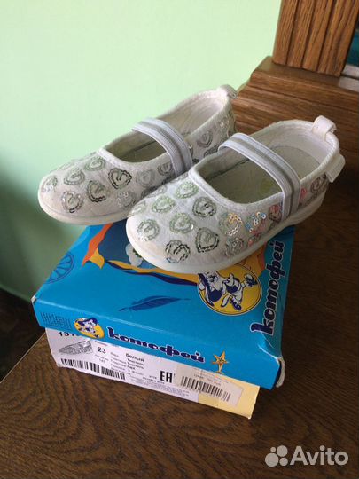 Обувь на девочку 23 размера