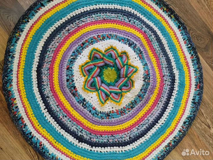 Коврик ручной работы