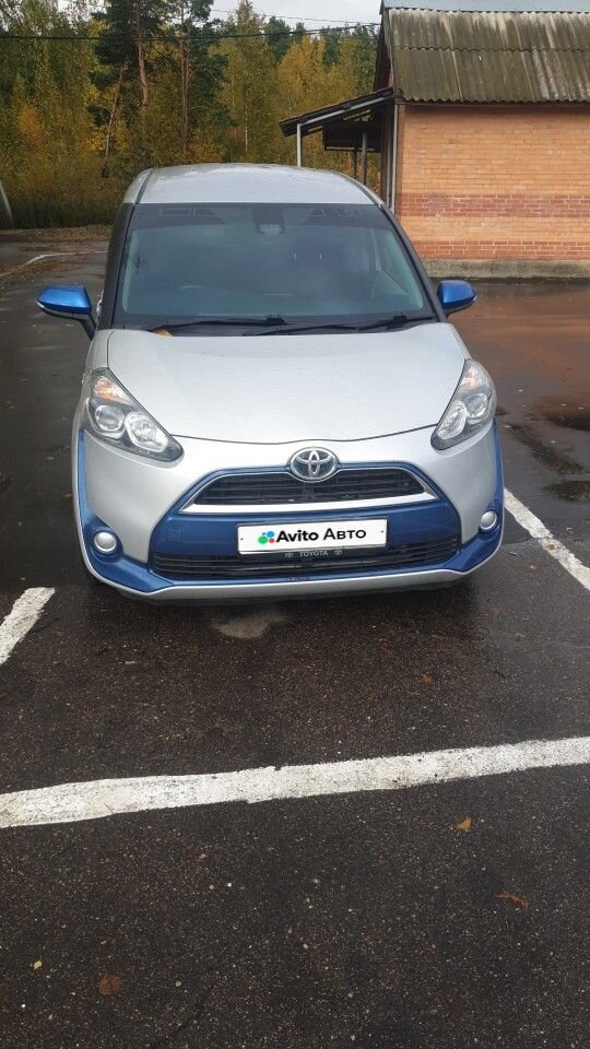 Toyota Sienta: фото владельца