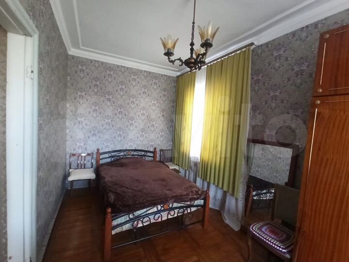 4-к. квартира, 80 м², 1/2 эт.