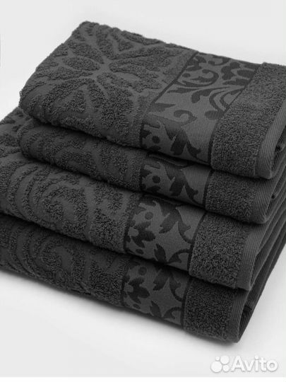 Комплект махровых полотенец из 4 шт. Новые