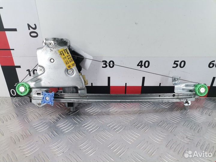 Стеклоподъемник электрический задний правый Saab